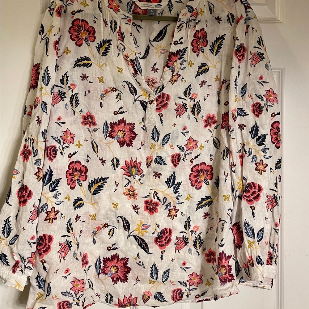 Pretty cotton floral blouse